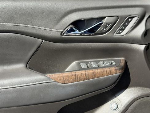 Used 2023 GMC Acadia Denali w/ Denali Ultimate Package image 12