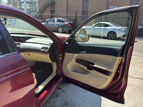 Used 2010 Honda Crosstour EX-L image 23