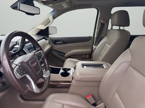 Used 2017 GMC Yukon XL SLT w/ Open Road Package image 11
