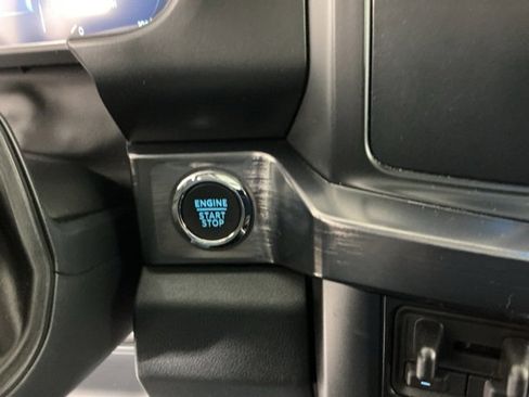 Certified 2025 Ford F450 Lariat w/ FX4 Off-Road Package image 27