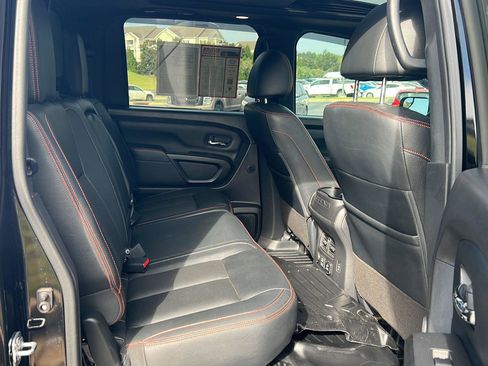 Used 2022 Nissan Titan PRO-4X w/ Pro-4x Convenience Package AWD/4WD image 13