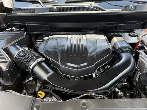 Used 2024 Chevrolet Traverse LT FWD image 35