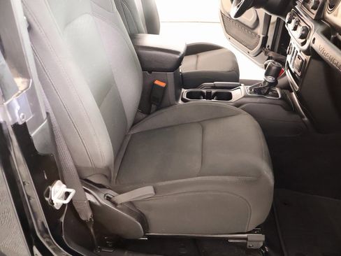 Used 2020 Jeep Wrangler Sport image 12