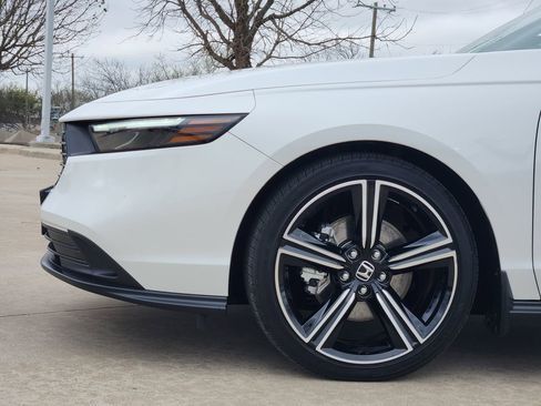 Certified 2025 Honda Accord Sport image 8