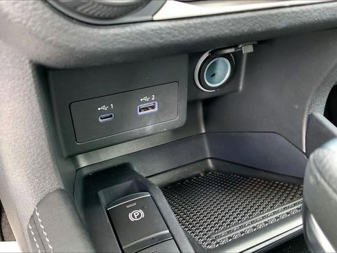 Used 2024 Nissan Kicks SV image 31