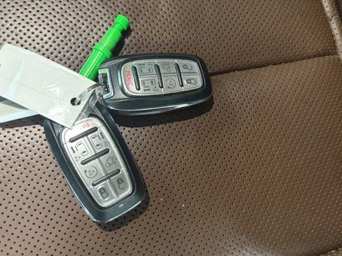 Used 2017 Chrysler Pacifica Limited FWD image 29