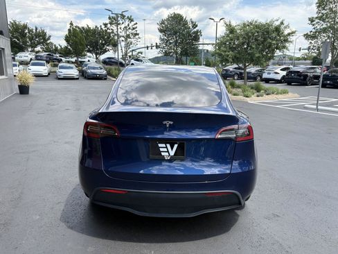 Used 2022 Tesla Model Y Long Range AWD/4WD image 7