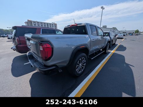 Used 2024 GMC Canyon Denali AWD/4WD image 8