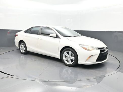 Used 2015 Toyota Camry SE FWD image 21