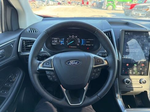 Used 2022 Ford Edge Titanium image 19