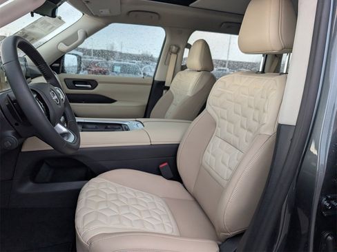 New 2026 Nissan Armada Platinum image 18