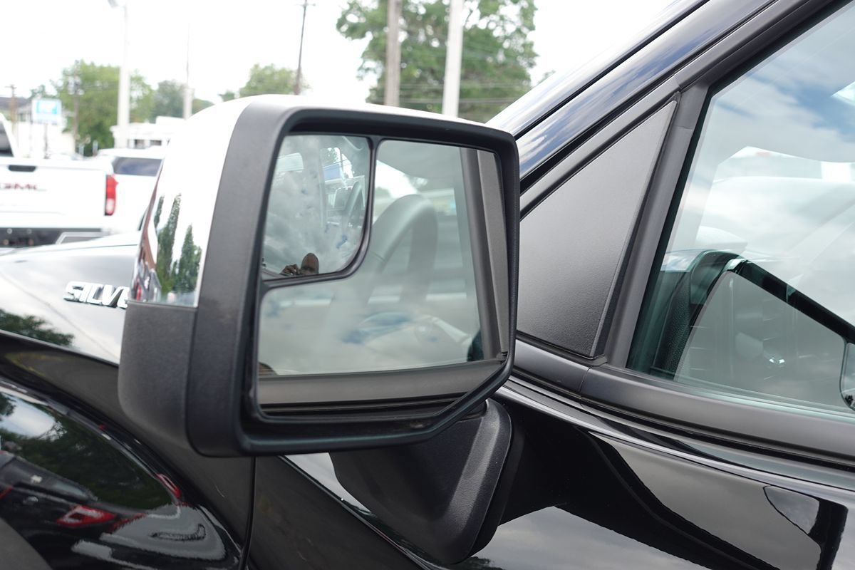 Used 2024 Chevrolet Silverado 1500 LT AWD/4WD image 13