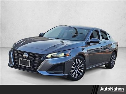 Used 2023 Nissan Altima 2.5 SV
