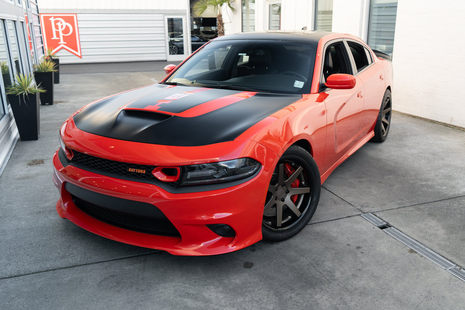 Used 2017 Dodge Charger R/T RWD image 3