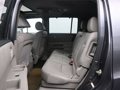 Used 2015 Honda Pilot Touring image 17
