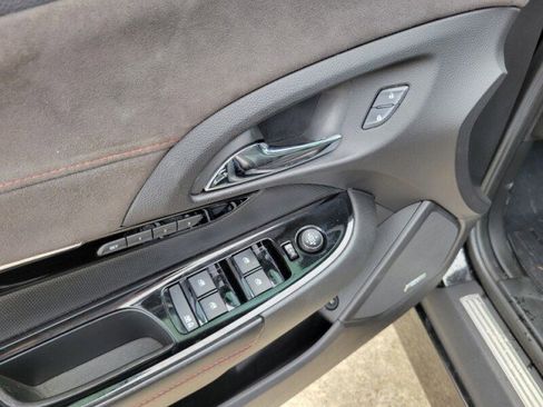 Used 2014 Chevrolet SS image 13