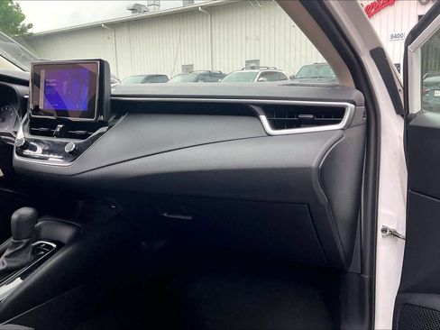 Used 2024 Toyota Corolla LE FWD image 18