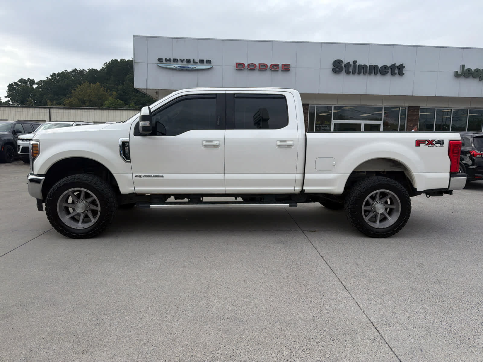 Used 2019 Ford F250 Lariat w/ Lariat Value Package AWD/4WD image 2