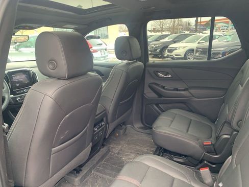 Used 2023 Chevrolet Traverse RS w/ LPO, Floor Liner Package image 8