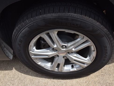 Used 2022 GMC Terrain SLE w/ Driver Convenience Package FWD image 11
