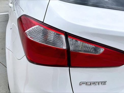 Used 2016 Kia Forte LX FWD image 26