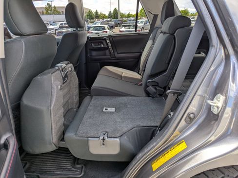 Used 2018 Toyota 4Runner TRD Off-Road AWD/4WD image 32