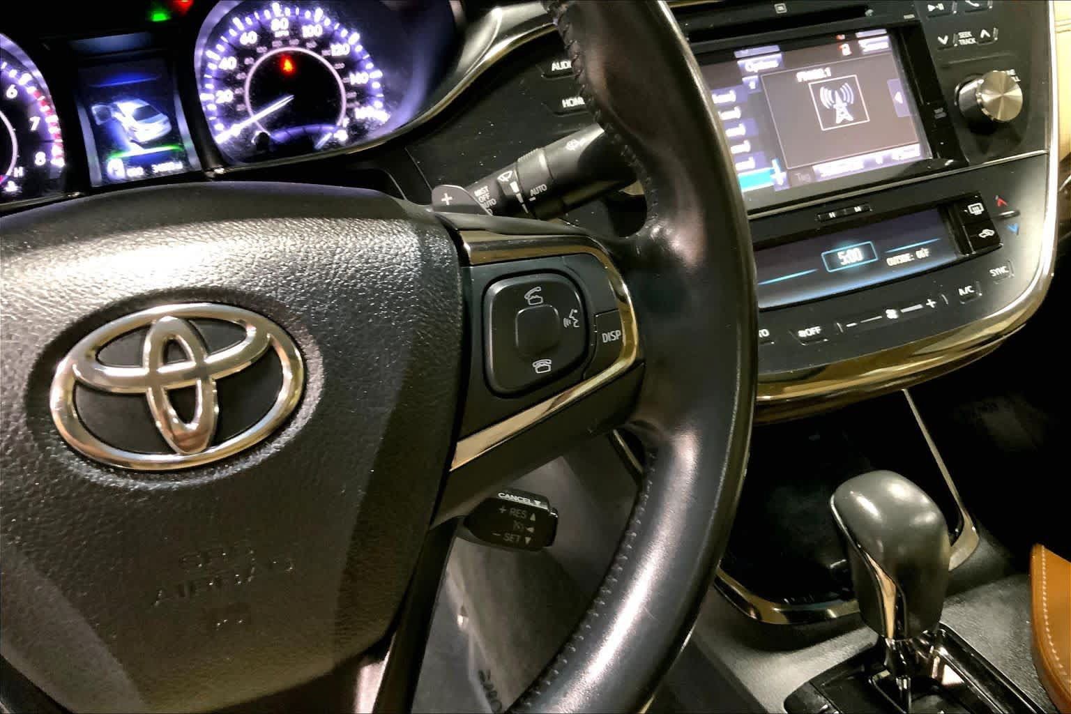 Used 2015 Toyota Avalon Limited FWD image 25