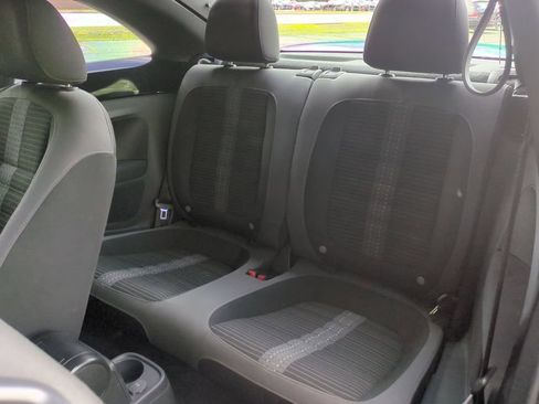 Used 2013 Volkswagen Beetle Turbo FWD image 24