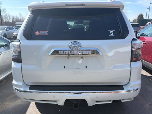 Used 2021 Toyota 4Runner Limited image 9