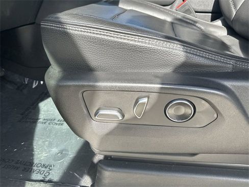 Used 2023 GMC Yukon Denali image 14