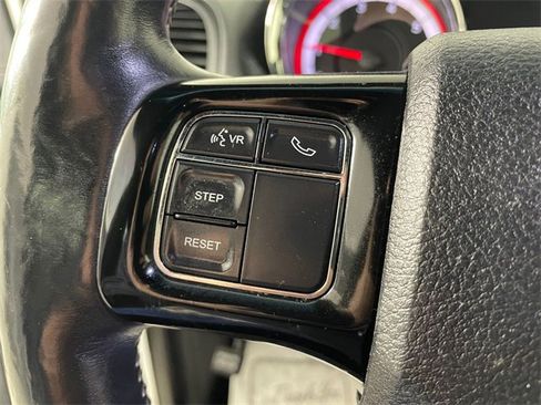 Used 2015 Dodge Grand Caravan SXT image 12