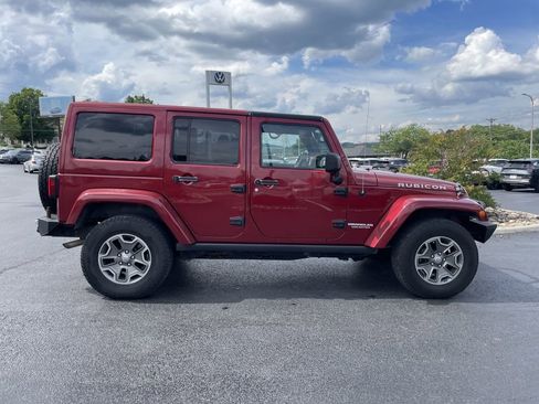 Used 2013 Jeep Wrangler Unlimited Rubicon w/ Connectivity Group AWD/4WD image 4