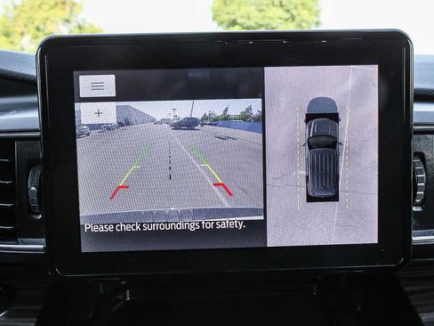 Used 2022 Ford Explorer Limited w/ Equipment Group 301A AWD/4WD image 24