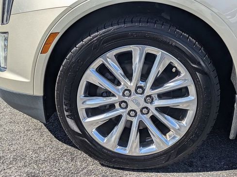 Used 2017 Cadillac XT5 Platinum AWD/4WD image 11