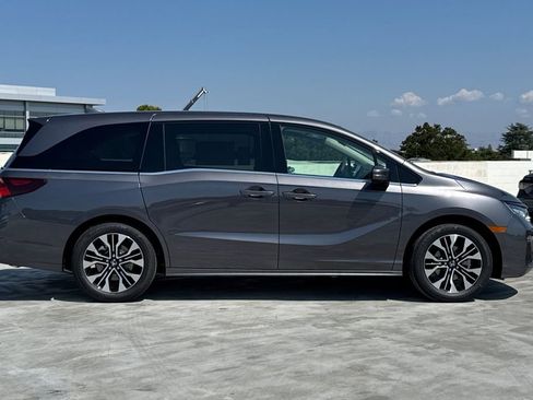 New 2026 Honda Odyssey Elite image 3