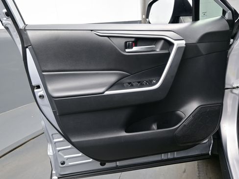 Used 2024 Toyota RAV4 XLE image 9