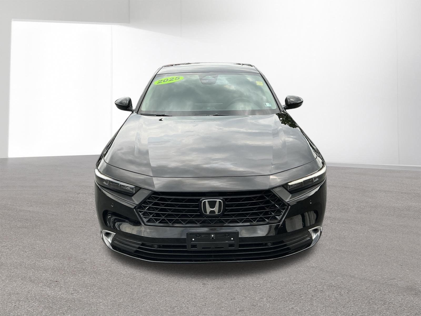 Used 2025 Honda Accord Touring image 8