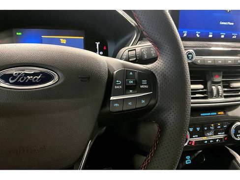 Used 2023 Ford Escape ST-Line Select AWD/4WD image 11