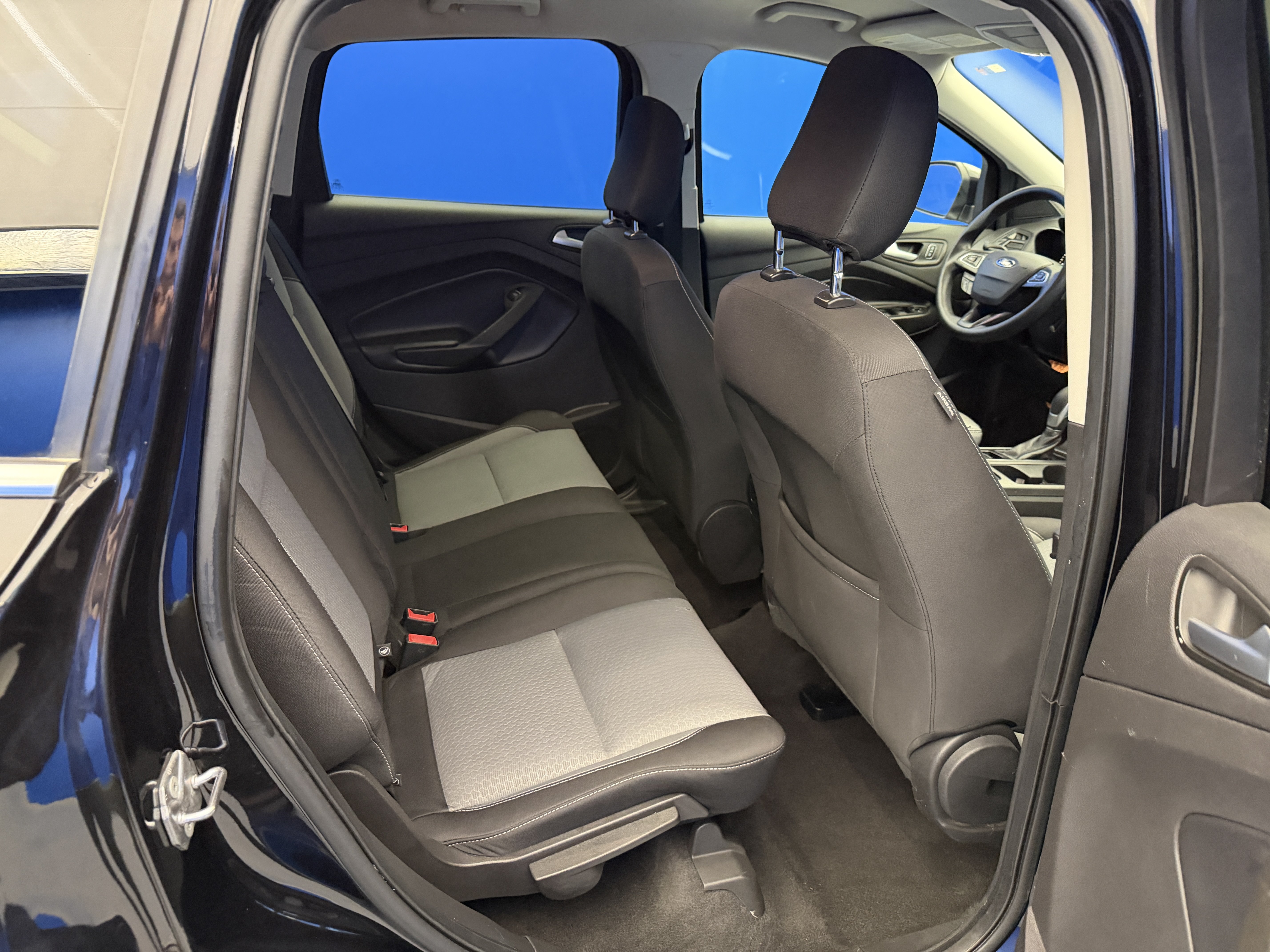 Used 2019 Ford Escape SE FWD image 26