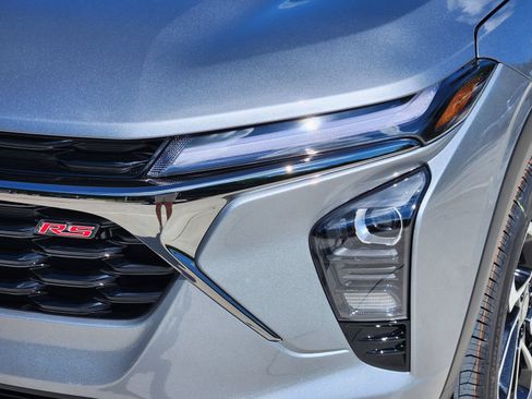 New 2026 Chevrolet Trax RS w/ Driver Confidence Package FWD image 9