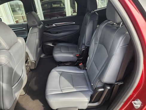 Used 2024 Buick Enclave Premium image 12