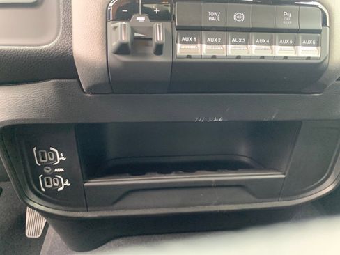 Used 2024 RAM 2500 Tradesman w/ Safety Group image 27