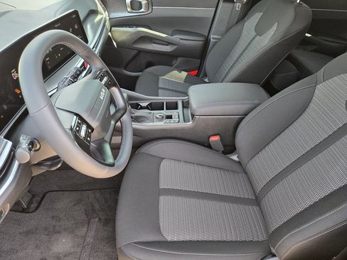 New 2026 Kia Sorento LX FWD image 9
