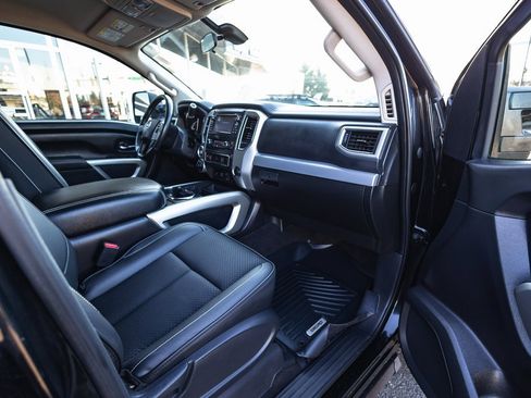 Used 2018 Nissan Titan PRO-4X image 33