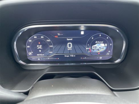 Used 2023 GMC Yukon XL SLT w/ SLT Luxury Package image 11