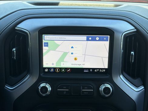 Used 2019 GMC Sierra 1500 SLT w/ SLT Premium Plus Package AWD/4WD image 18