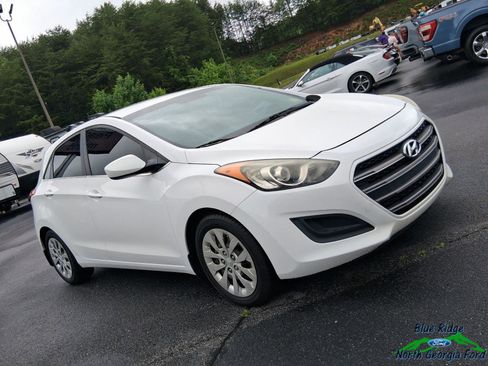 Used 2016 Hyundai Elantra GT FWD image 25