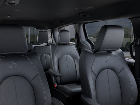 New 2026 Chrysler Pacifica Select w/ S Appearance Package FWD image 26