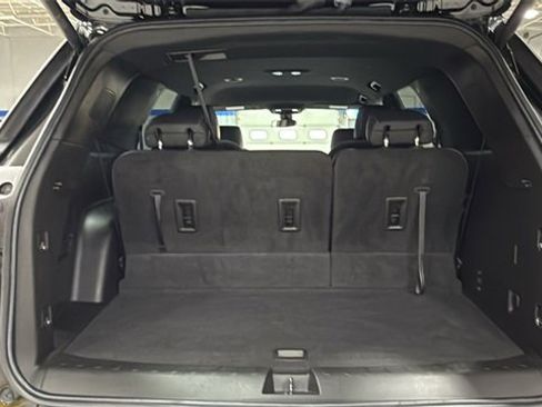 Used 2022 Chevrolet Traverse LT w/ LPO, Blackout Package image 8