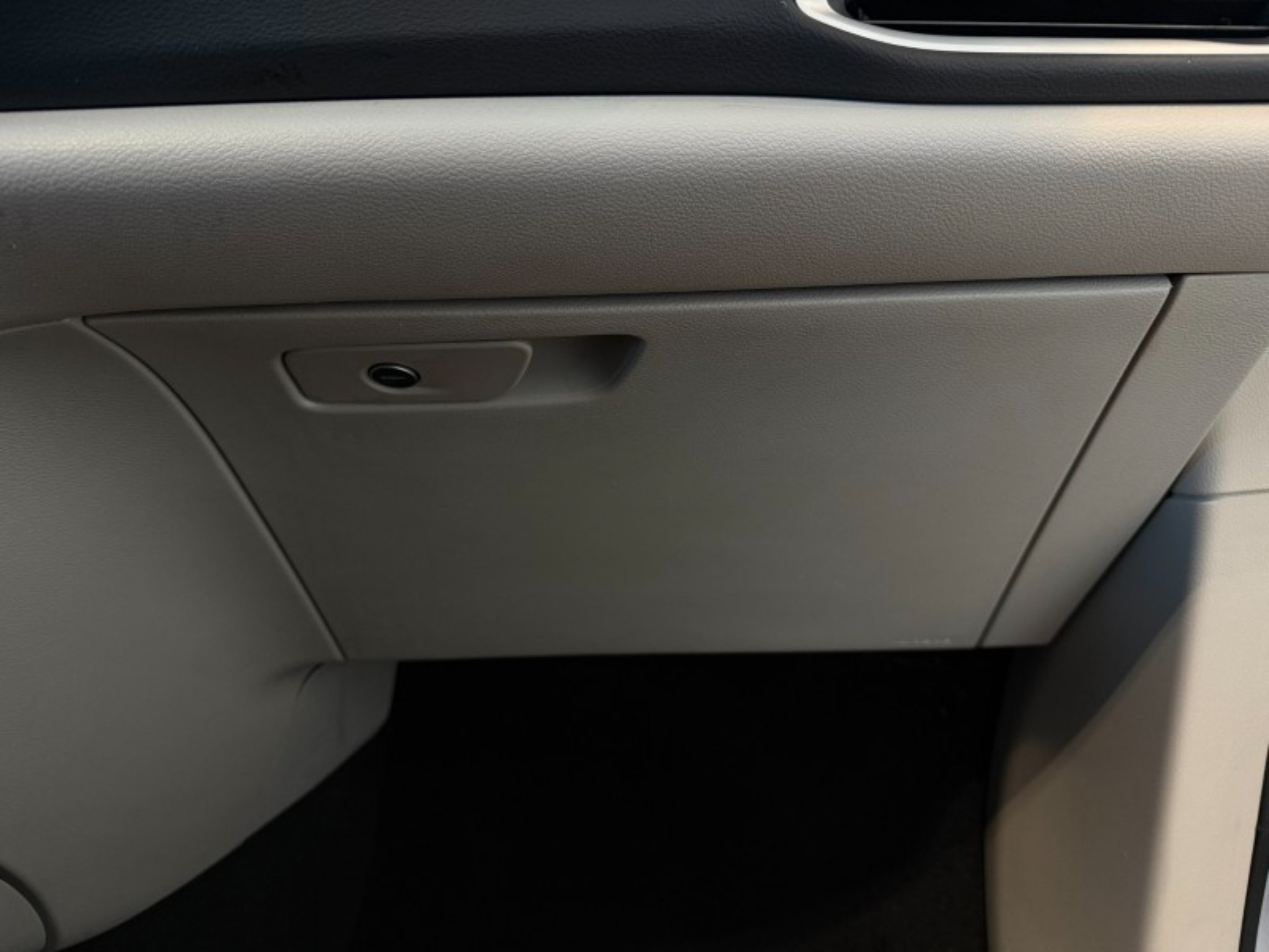 Used 2024 Chrysler Pacifica Touring-L FWD image 44